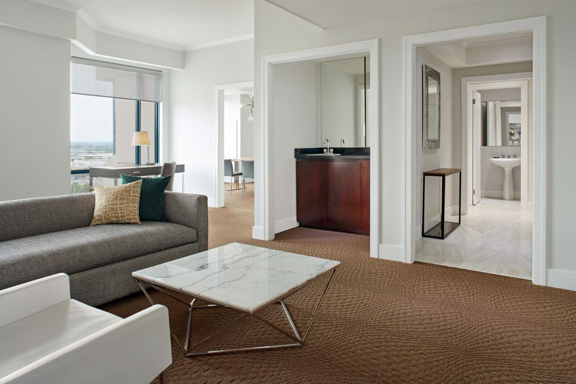 Sheraton Parkway Toronto North & Hotel Richmond Hill