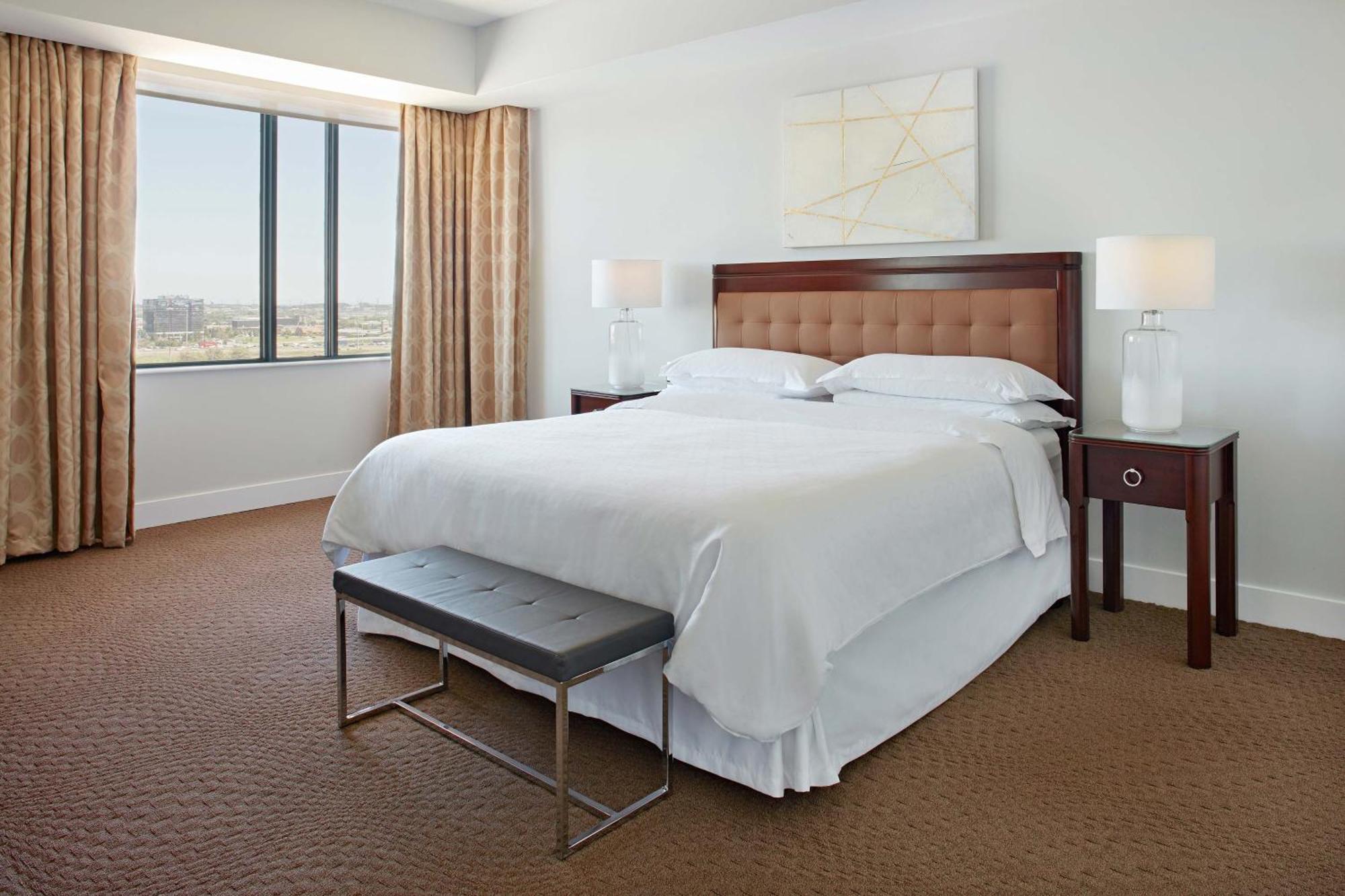Sheraton Parkway Toronto North & 4*