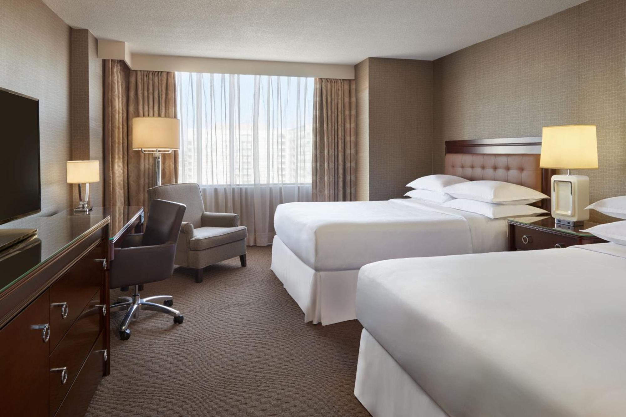 Sheraton Parkway Toronto North & 4*