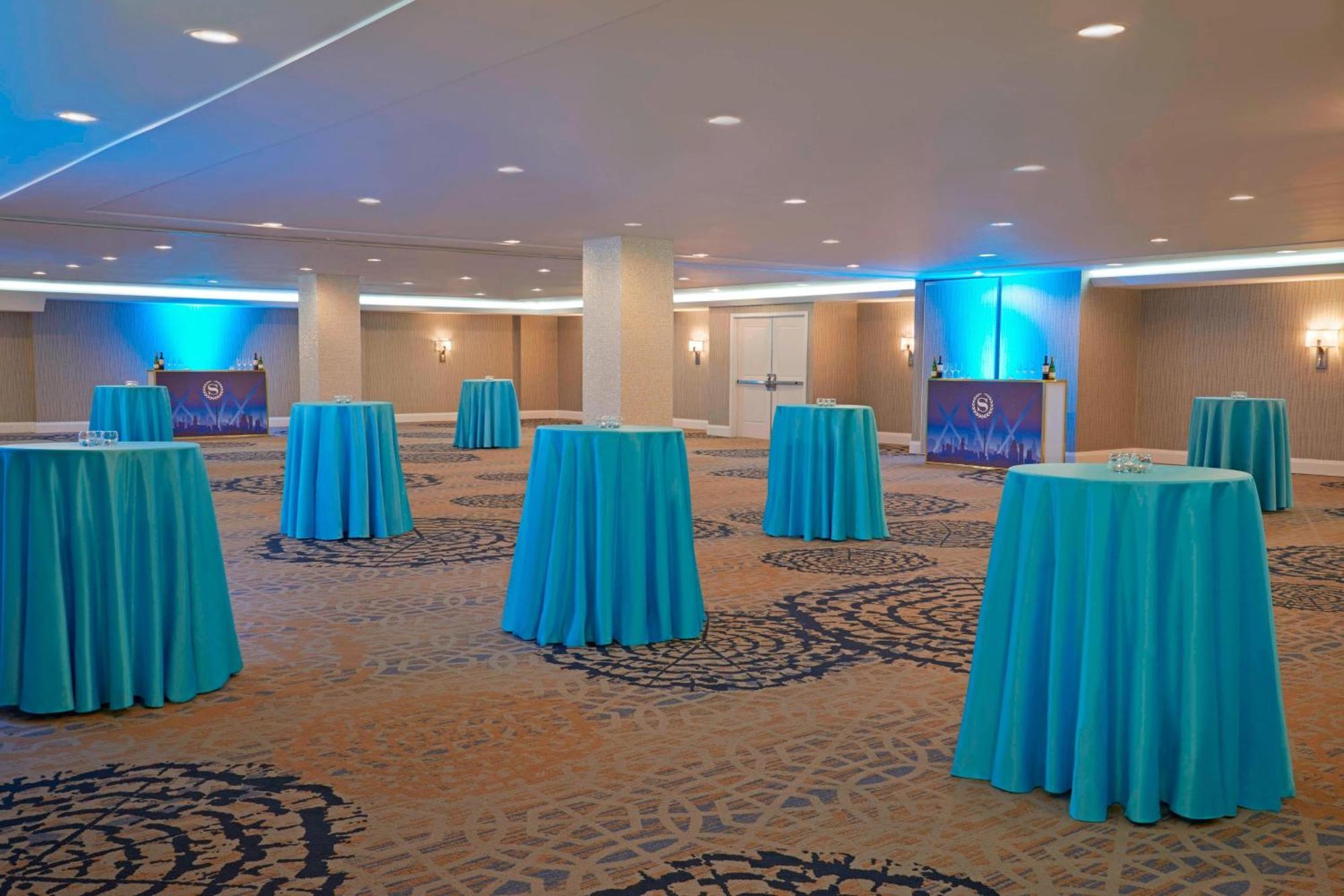 Hotel Sheraton Parkway Toronto North & 4*